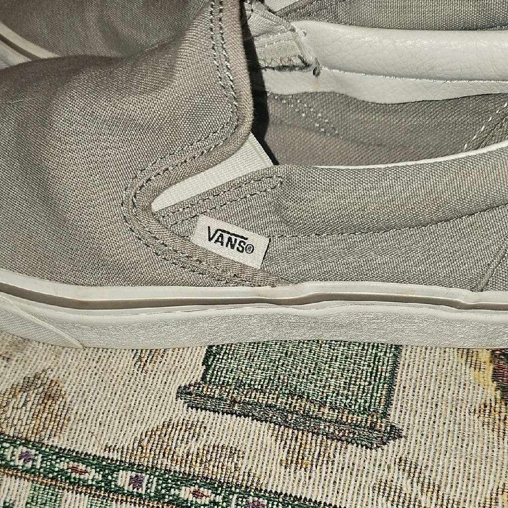 Vans Men's Light Gray Slip-On Loafers Size 7/Women's 8.5 LIKE NEW